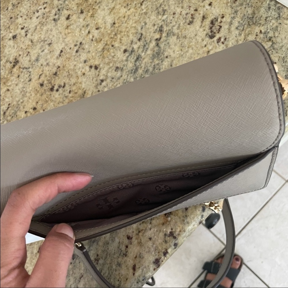 New Tory Burch set ๐ - Picture 8 of 13